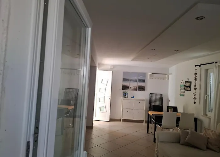 Gavza Luna Apartman Cres
